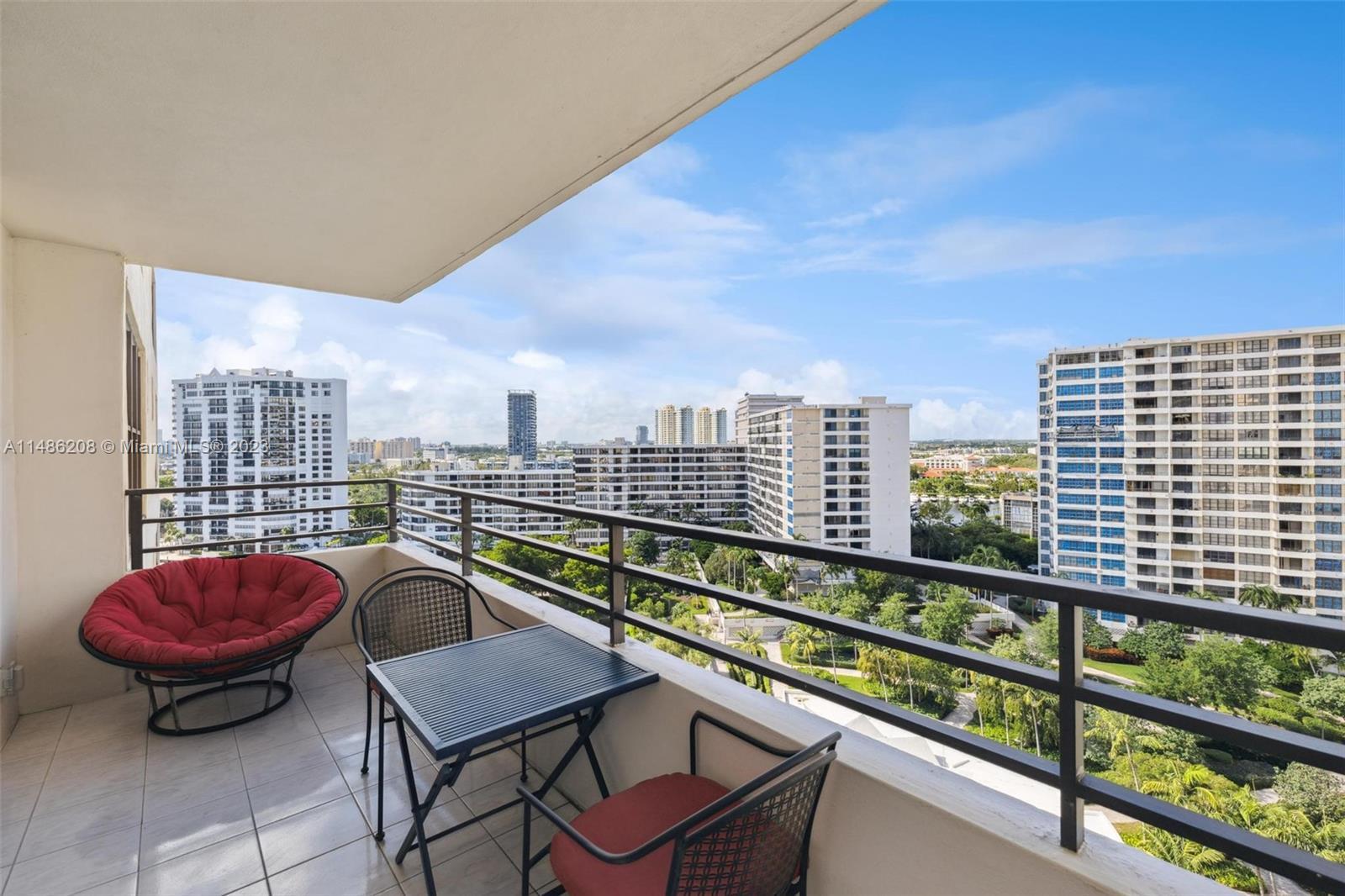 Photo of 2500 Parkview Dr #1520 in Hallandale Beach, FL