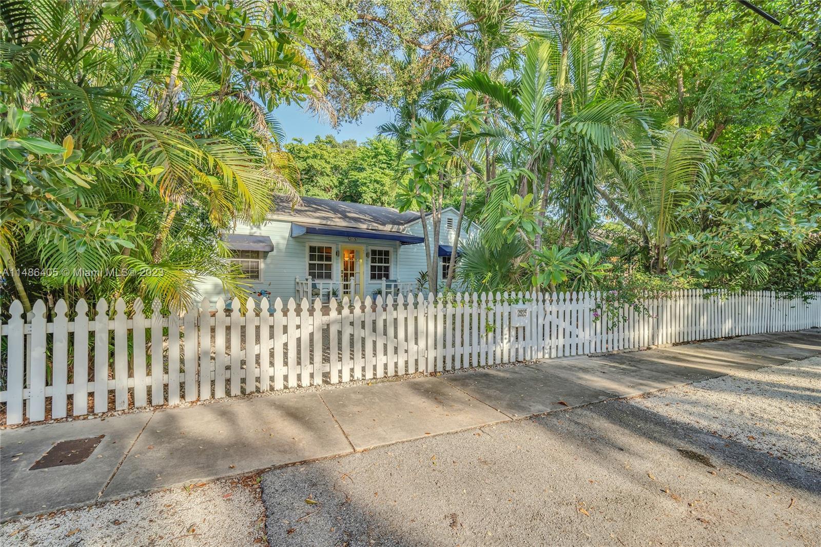 Photo of 2925 SW 30th Ct in Coconut Grove, FL