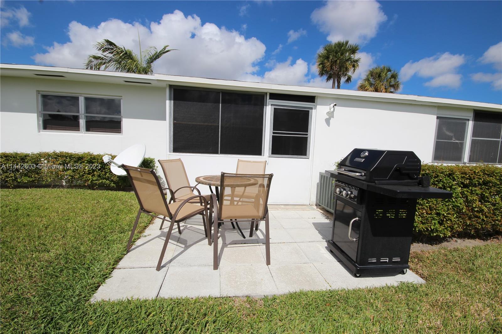 Photo of 2546 Dudley Dr E #I in West Palm Beach, FL
