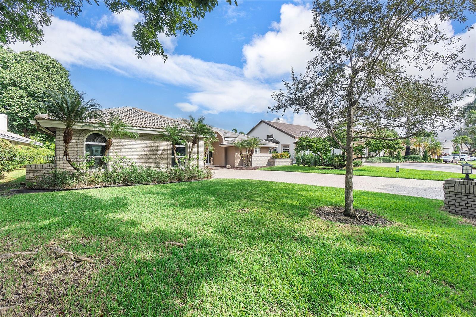 Photo of 11999 Classic Dr in Coral Springs, FL