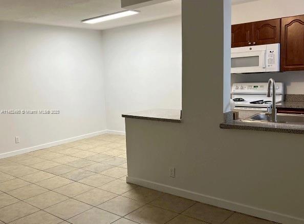 Photo of 1100 NE 1st Ct #107 in Hallandale Beach, FL