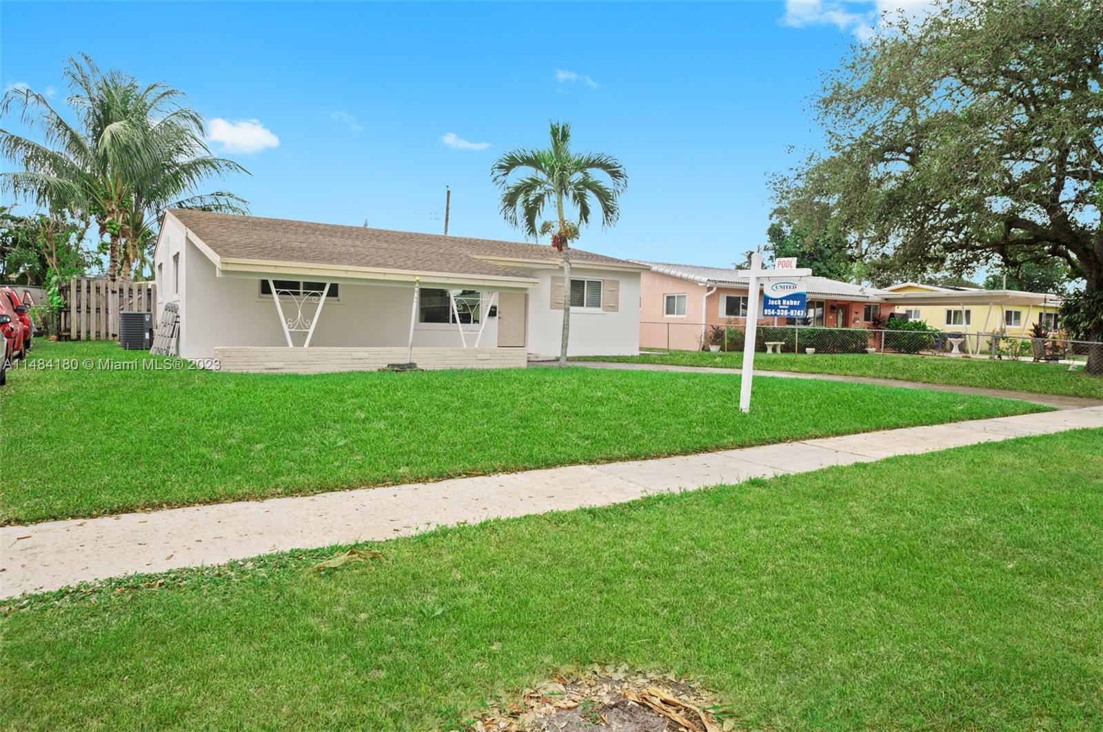 Photo of 7450 Pierce St in Hollywood, FL