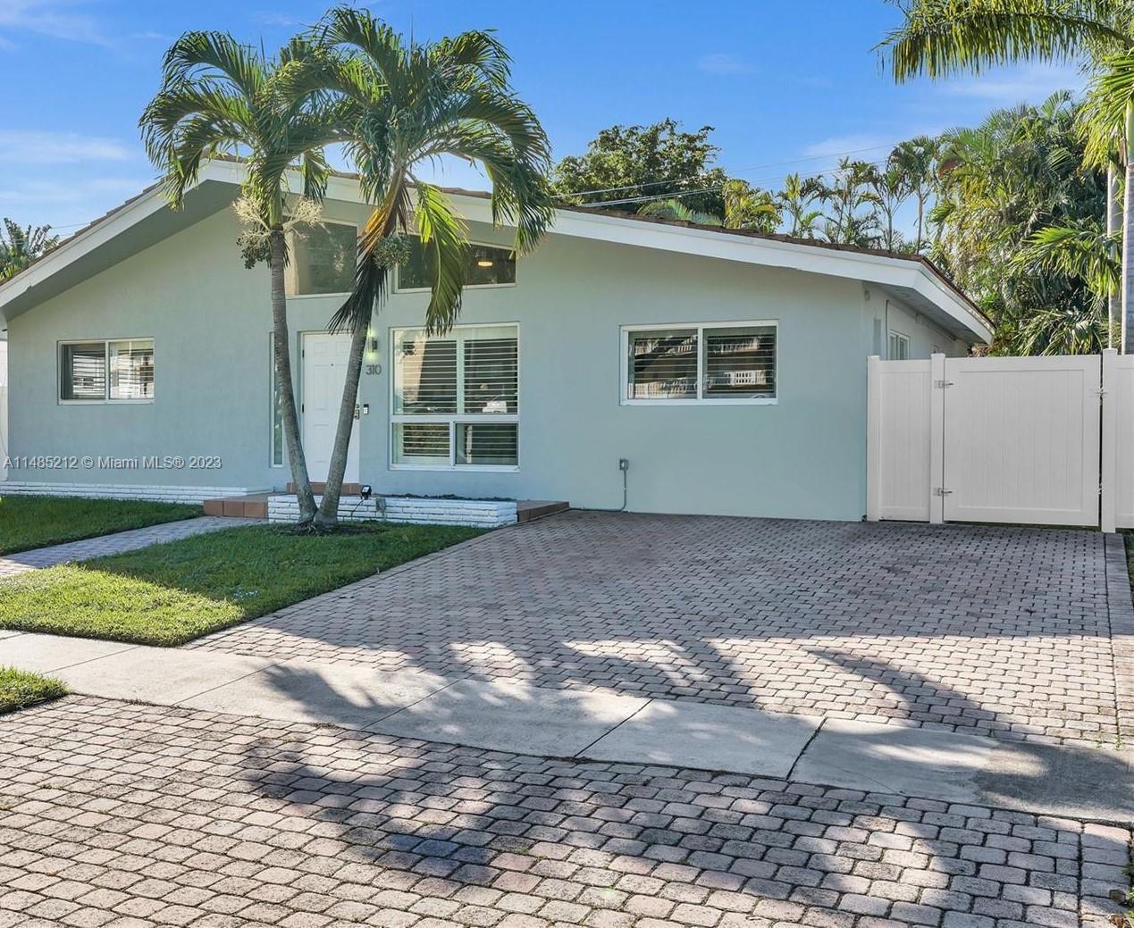 Photo of 310 SE 3rd St in Dania Beach, FL