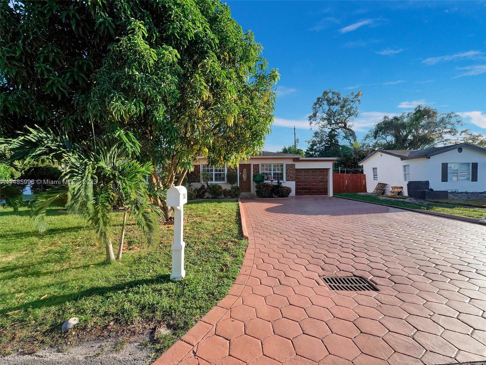 Photo of 740 NE 165th St in Miami, FL