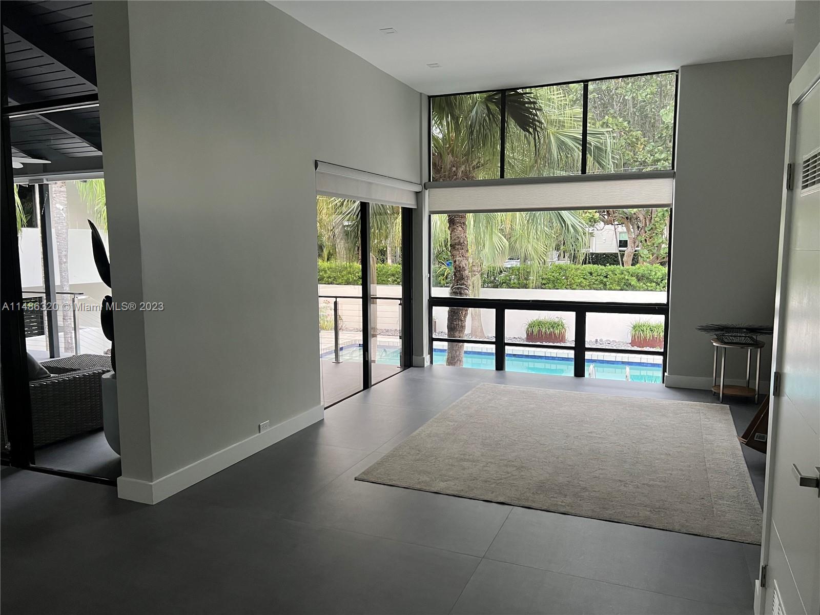 Photo of 615 Harbor Cir in Key Biscayne, FL