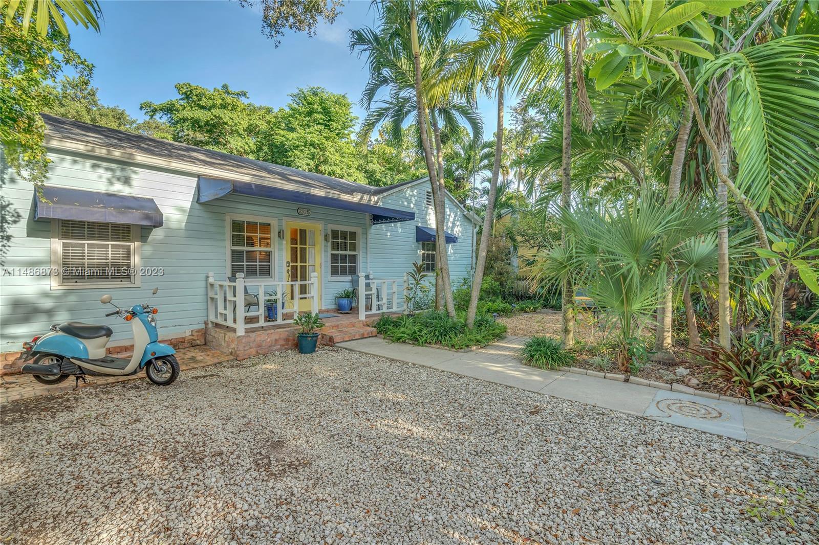 Photo of 2925 SW 30th Ct in Coconut Grove, FL