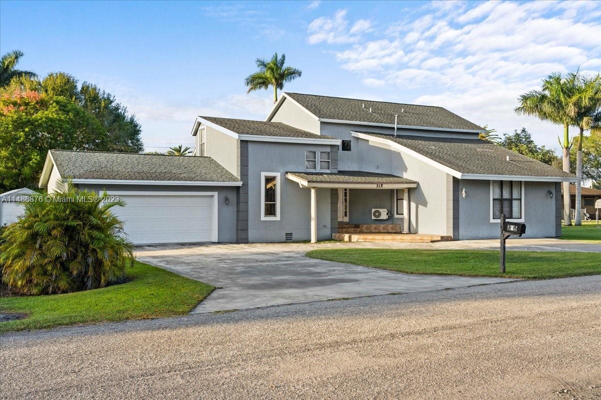 Photo of 315 Crescent Dr in Clewiston, FL