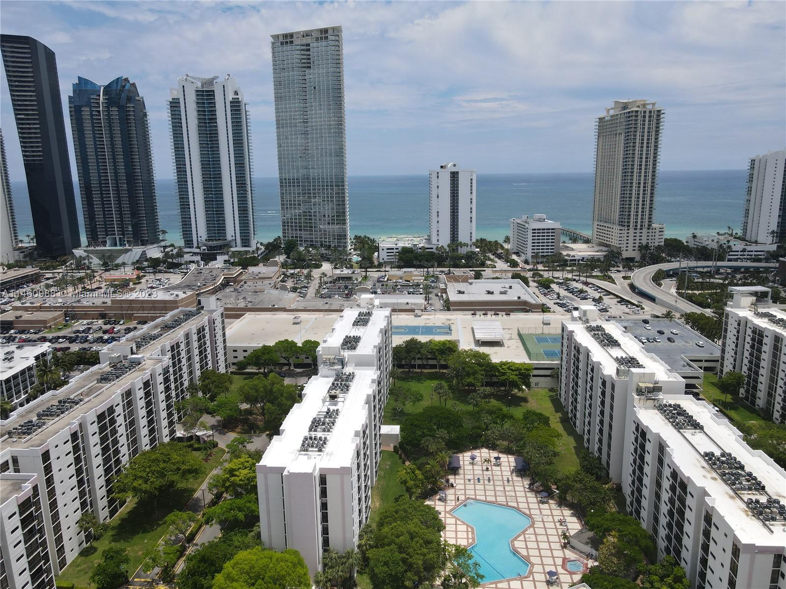 Located in the heart of Sunny Isles Beach, this 1-bedroom, 1.5-bathroom residence offers convenience