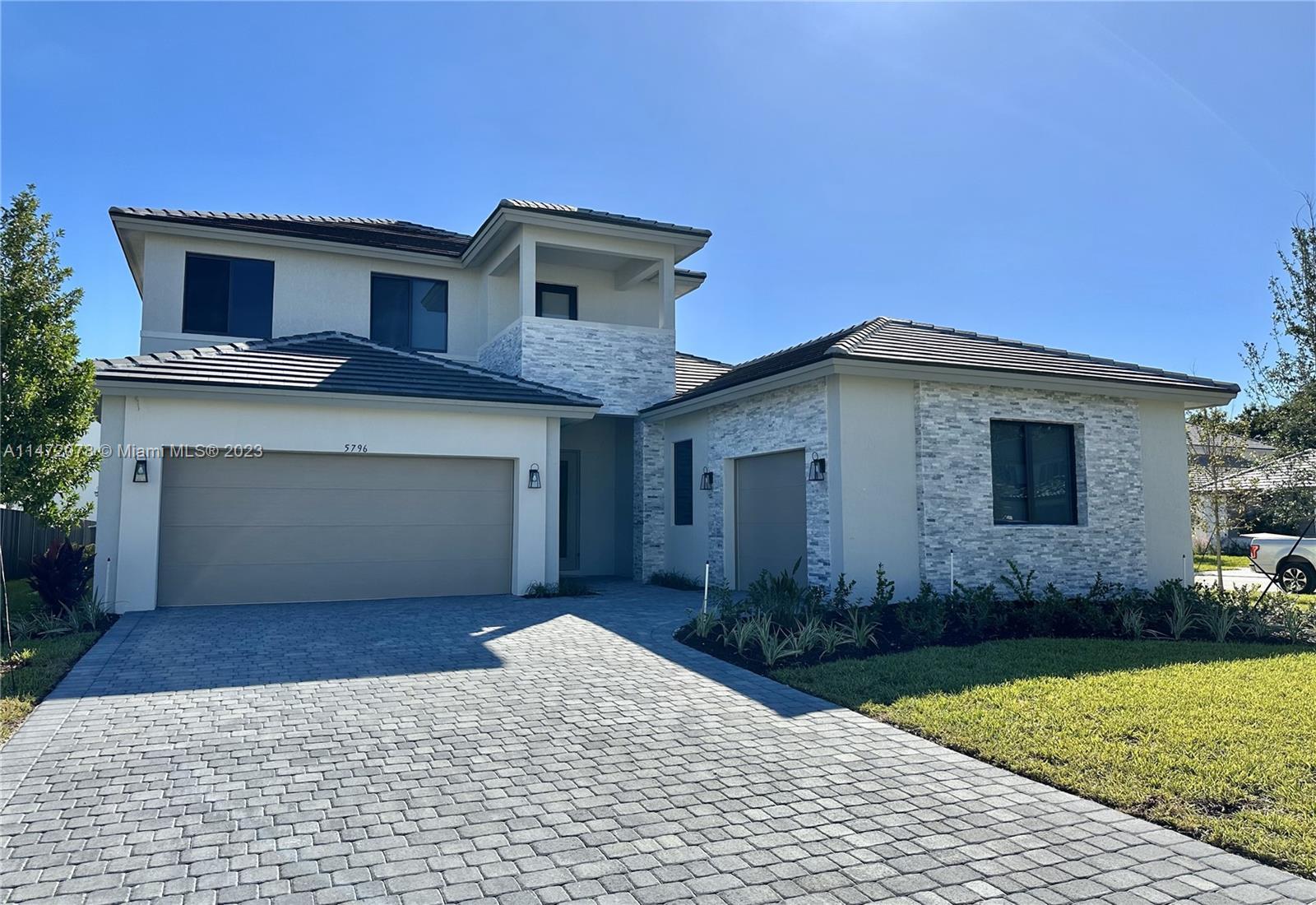 Photo of 5796 SW 104th Ter in Cooper City, FL