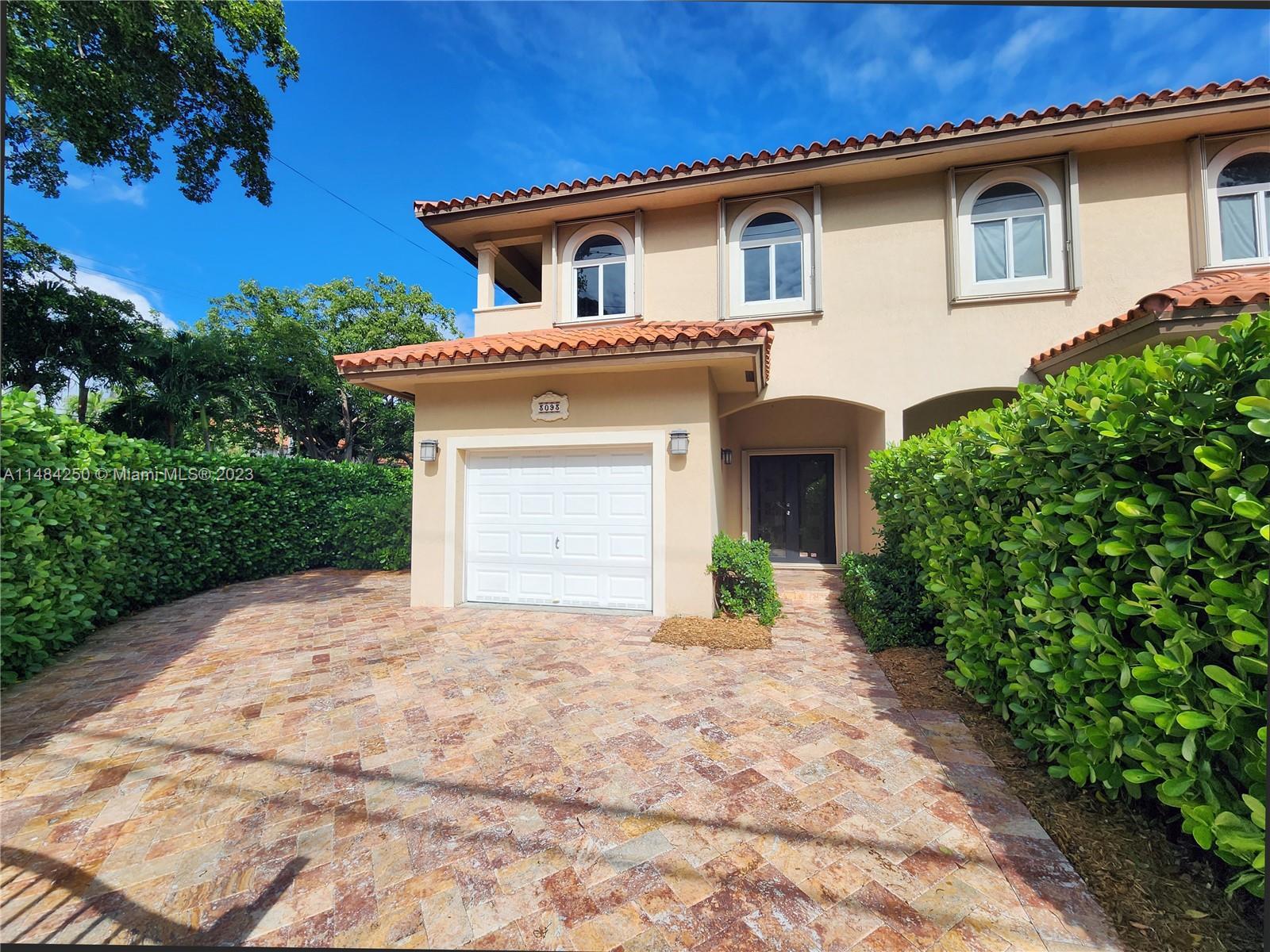 Photo of 3093 Day Ave #3093 in Coconut Grove, FL