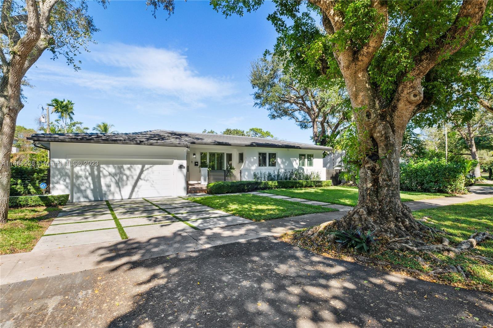 Photo of 941 Matanzas Ave in Coral Gables, FL