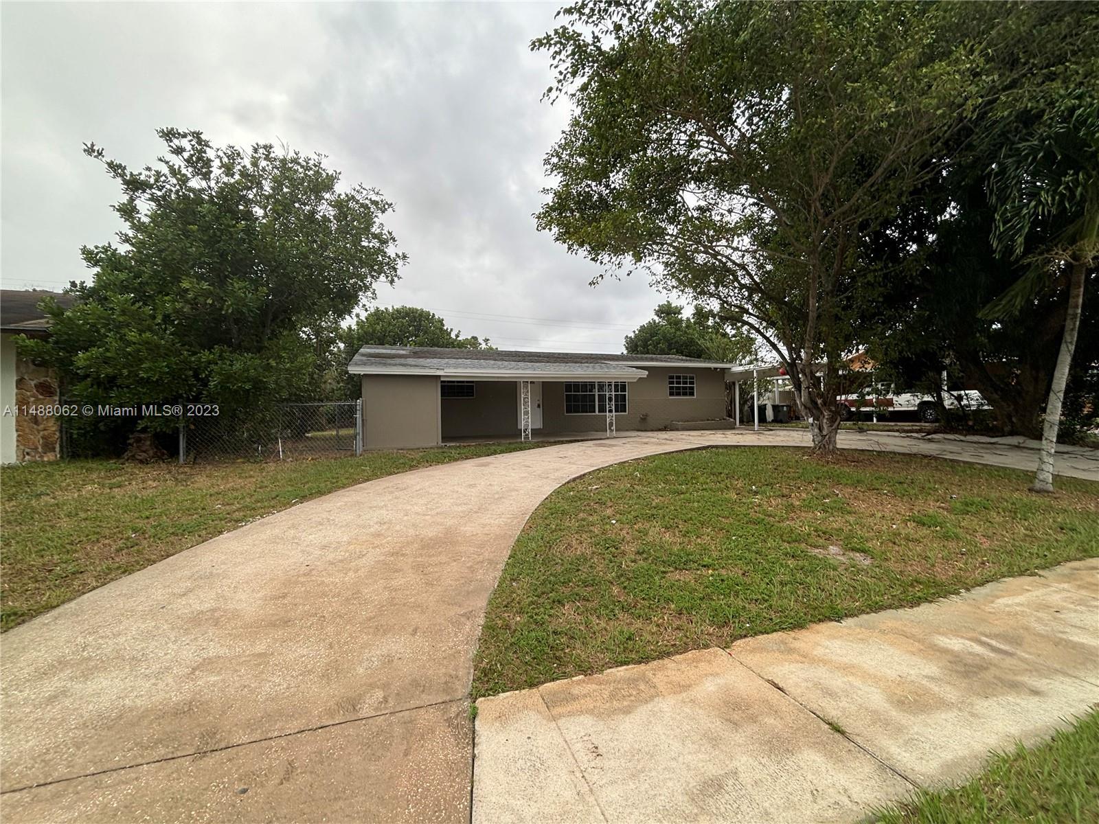 Photo of 871 Scott Dr in West Palm Beach, FL