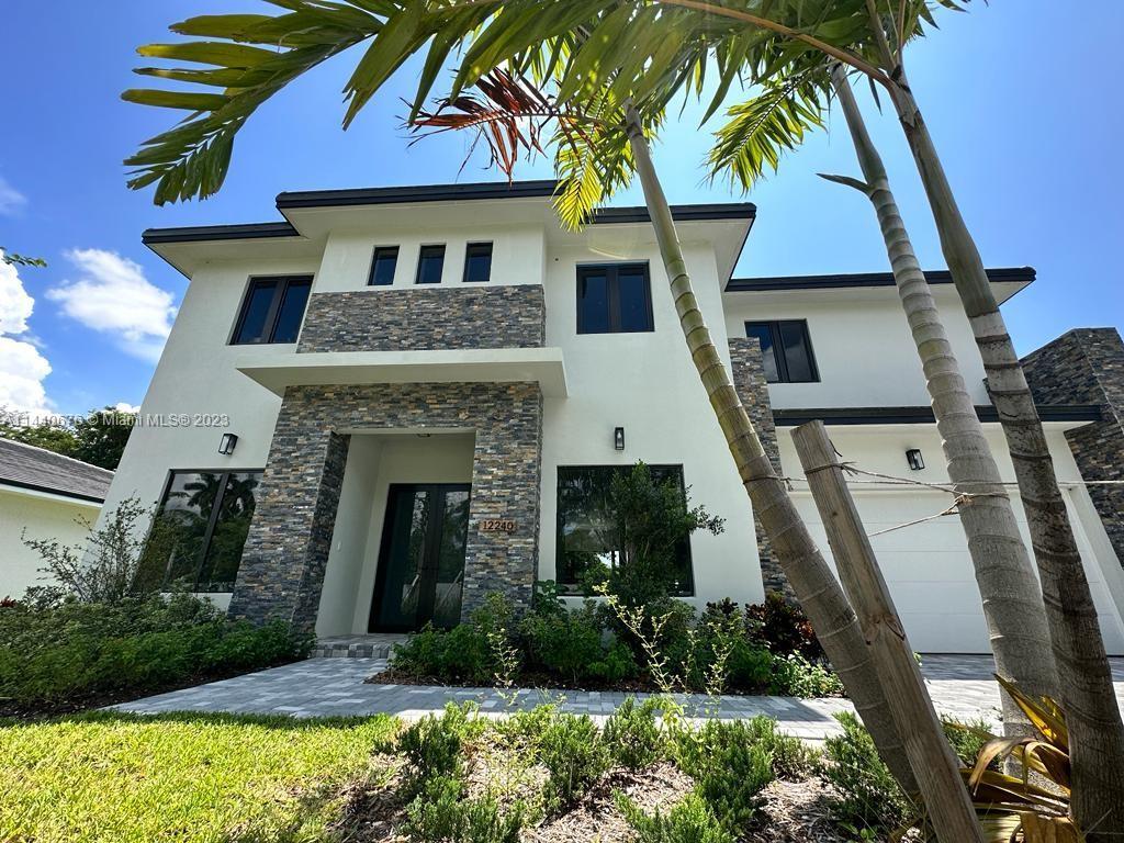 Photo of 12240 Rhino Oaks Dr in Davie, FL