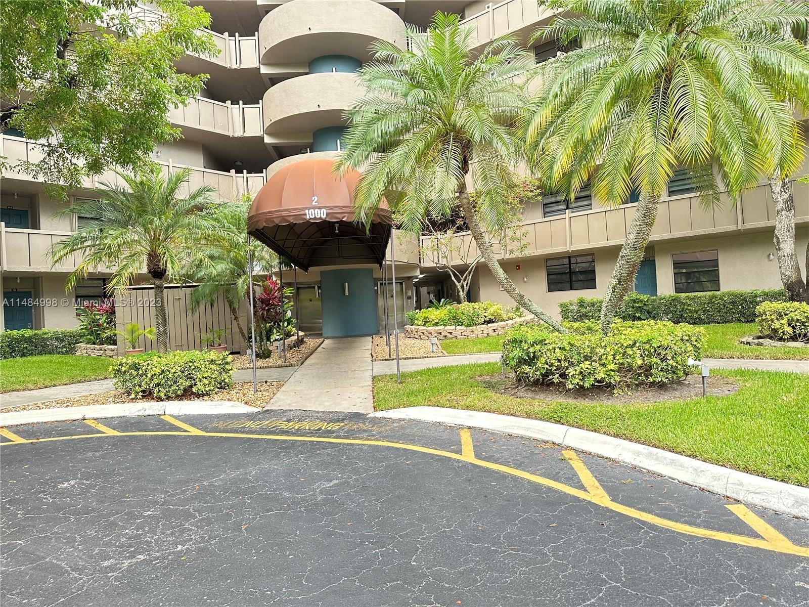 Photo of 1000 Colony Point Cir #508 in Pembroke Pines, FL