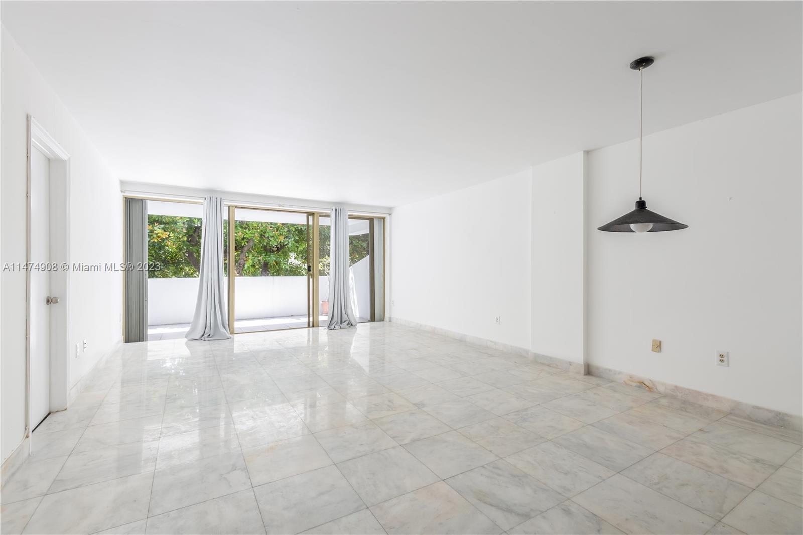 Photo of 155 Ocean Lane Dr #207 in Key Biscayne, FL