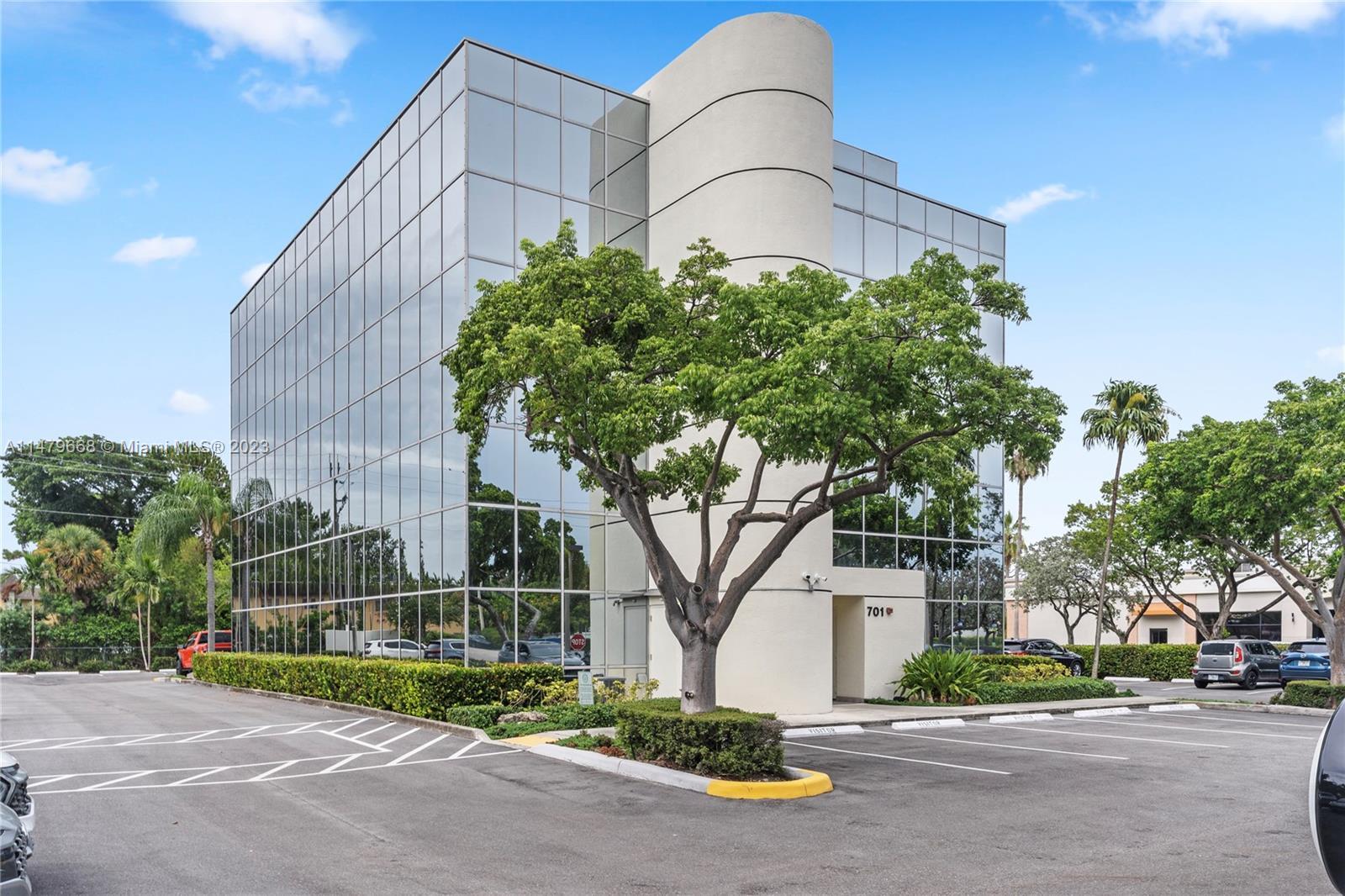 Photo of 701 E Commercial Blvd #4-A in Oakland Park, FL