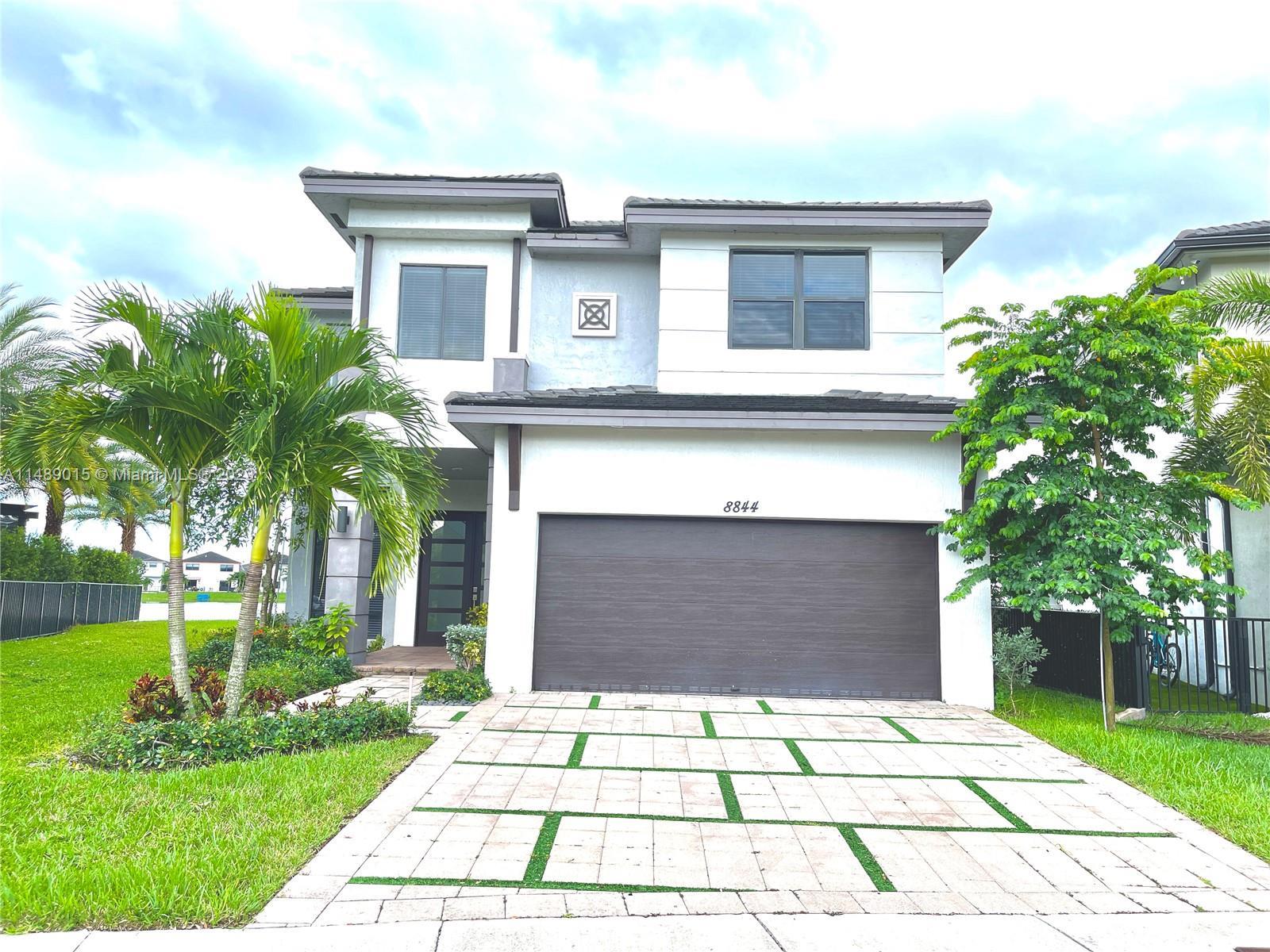 Photo of 8844 NW 160th Ter in Miami Lakes, FL