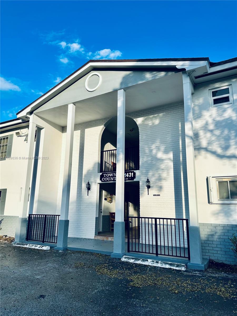 Photo of 1431 S 14th Ave #118 in Hollywood, FL