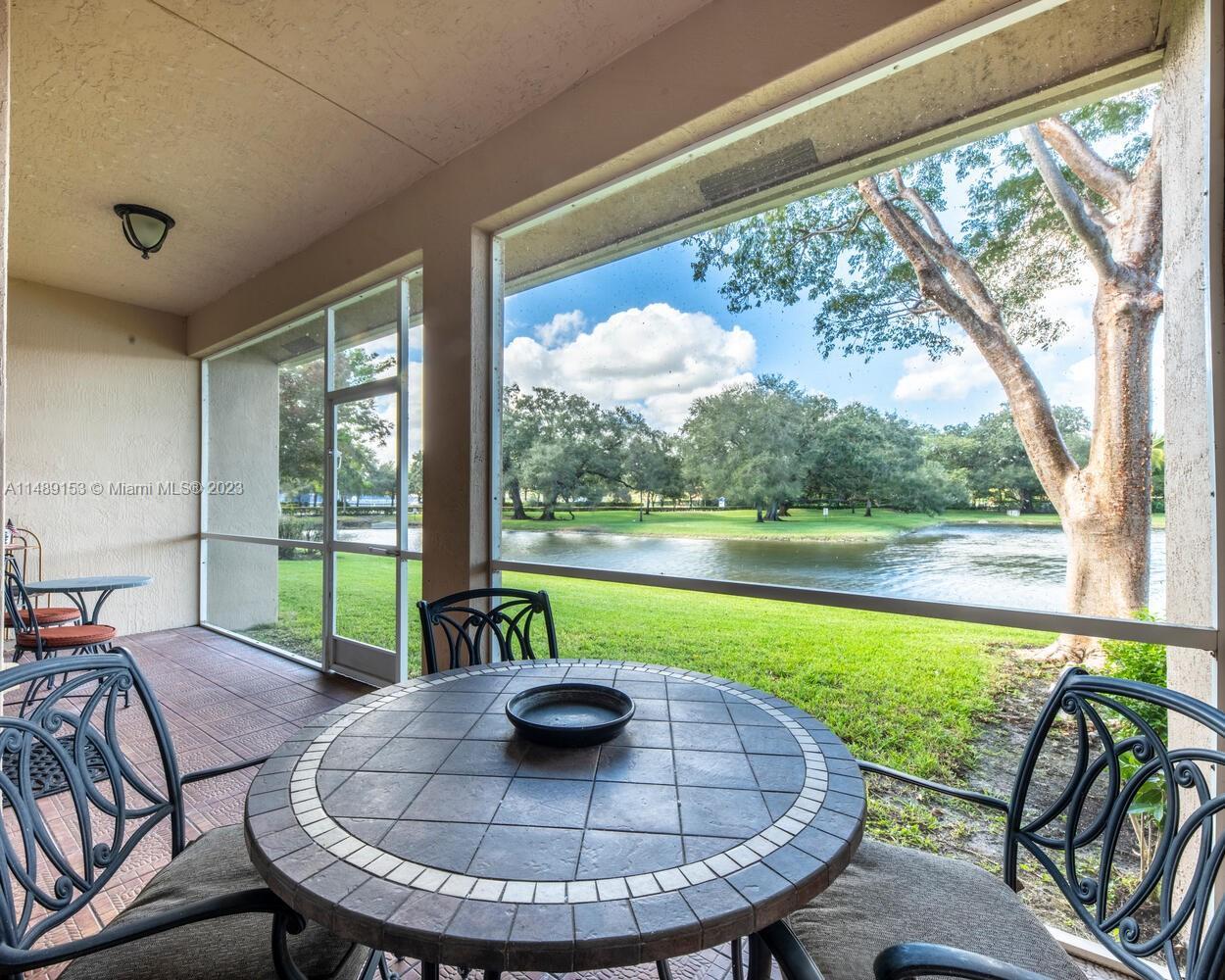 Photo of 3513 Lakeside Dr in Davie, FL