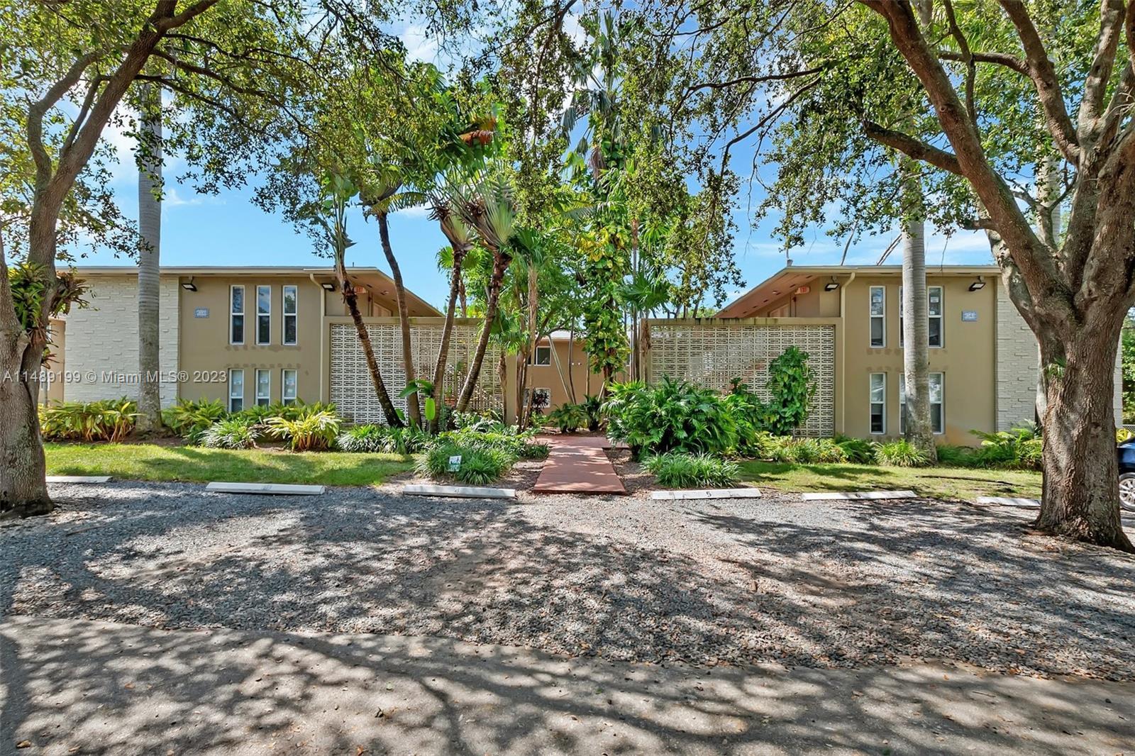 Photo of 6310 SW 79th St #19 in South Miami, FL