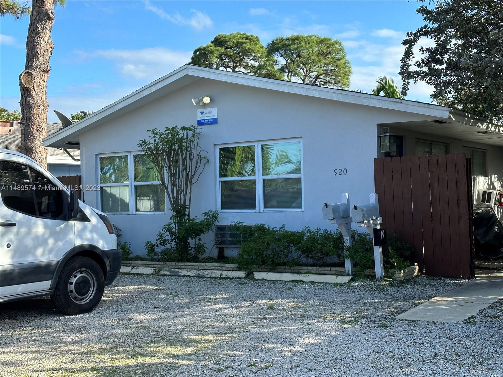 Photo of 920 NE 40th St in Oakland Park, FL