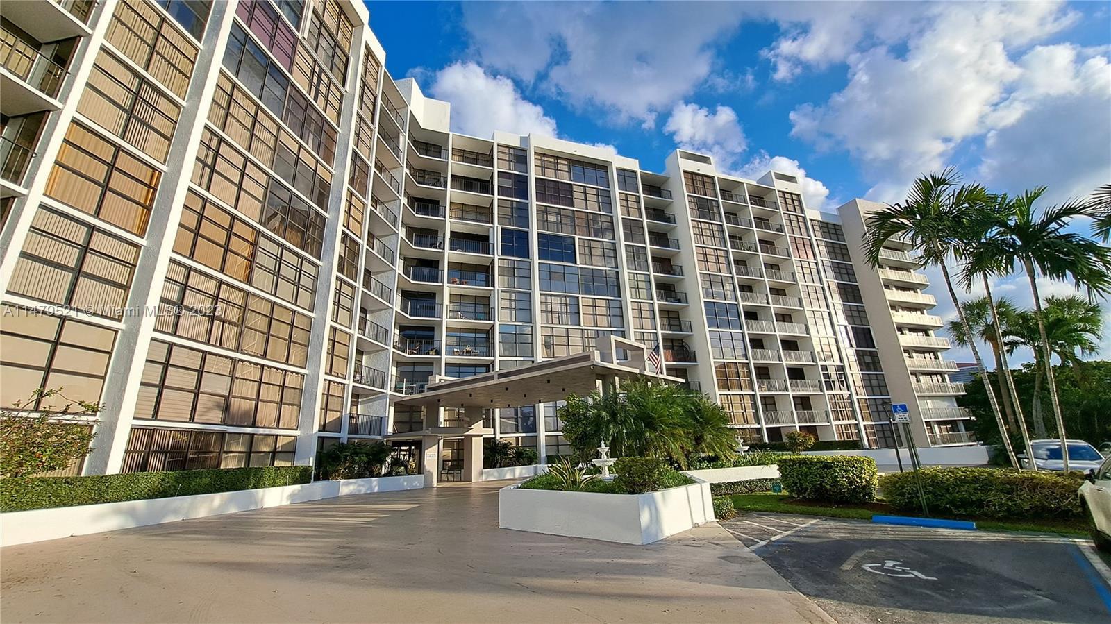 Photo of 600 Parkview Dr #718 in Hallandale Beach, FL