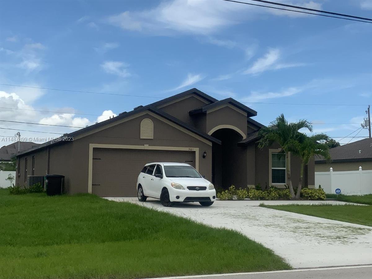 Photo of 981 SW Paar Dr in Port St Lucie, FL