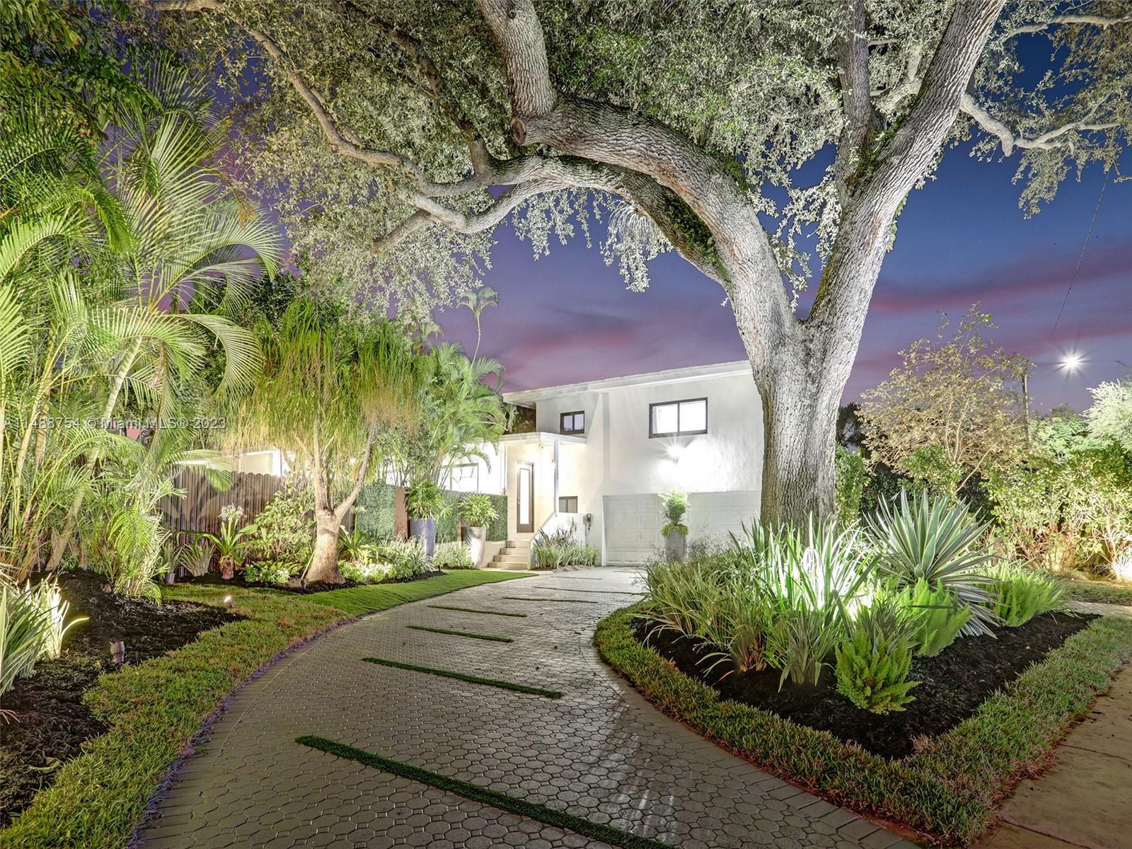 Photo of 18560 NE 20th Ct in North Miami Beach, FL