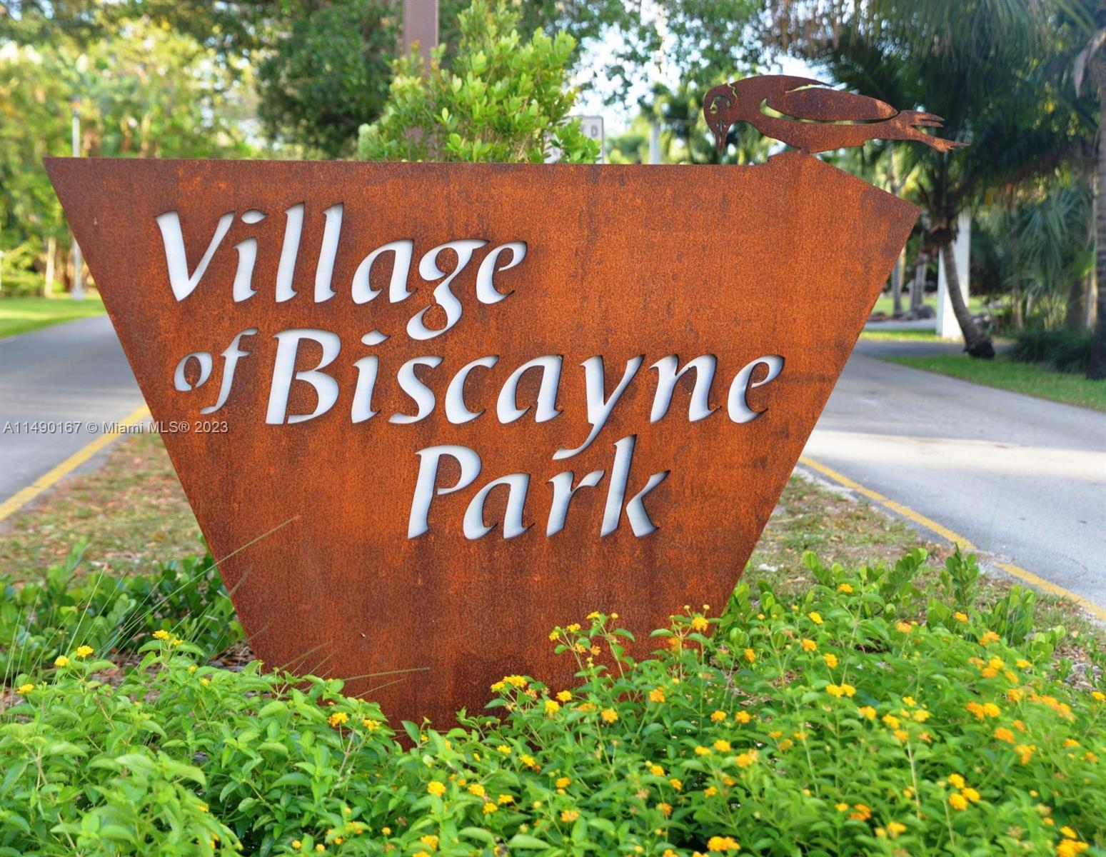 Photo of 724 NE 119th St in Biscayne Park, FL