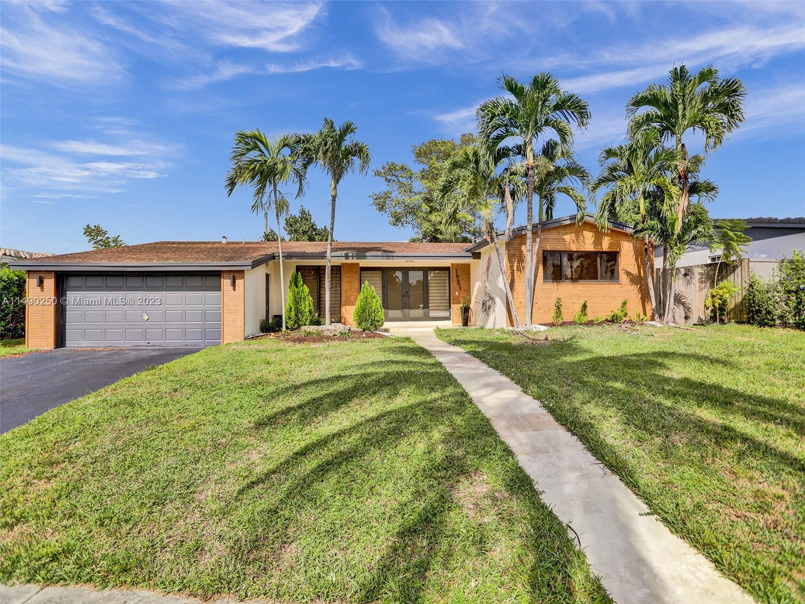 Photo of 1951 NE 187th Dr in North Miami Beach, FL