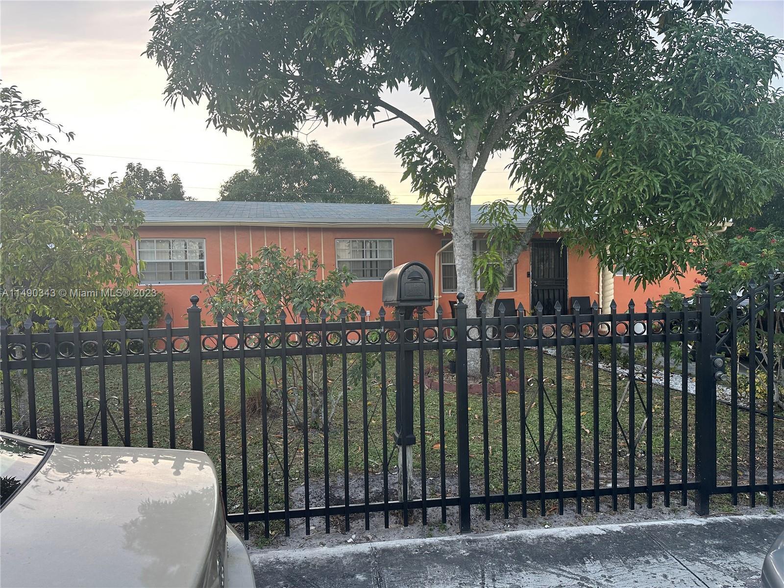 Photo of 19420 NW 22nd Pl in Miami Gardens, FL