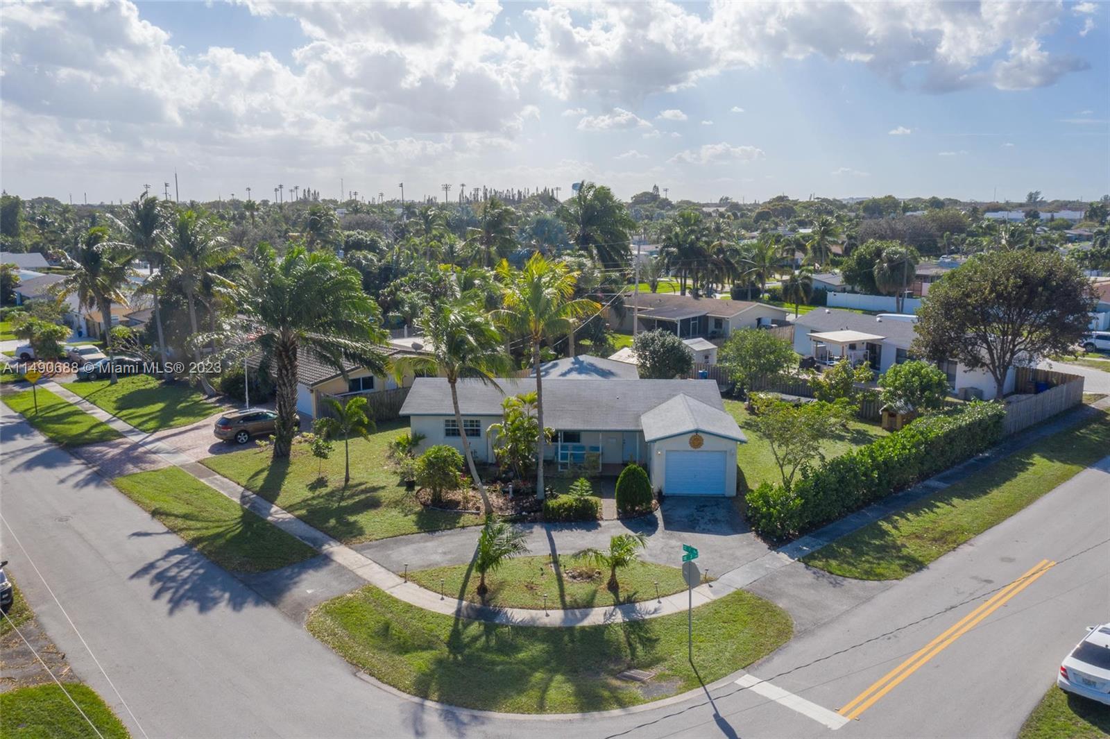 Photo of 301 SE 7th Ave in Deerfield Beach, FL