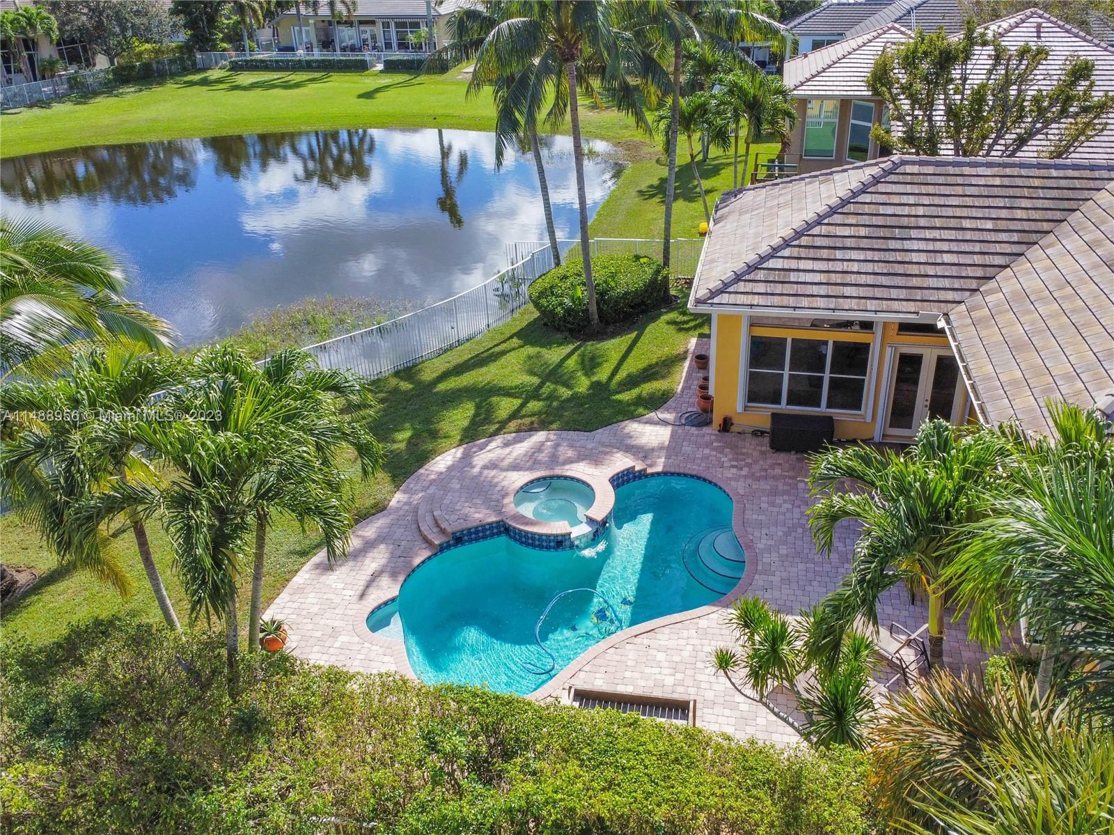 Photo of 3678 Spanish Oak Pt in Davie, FL
