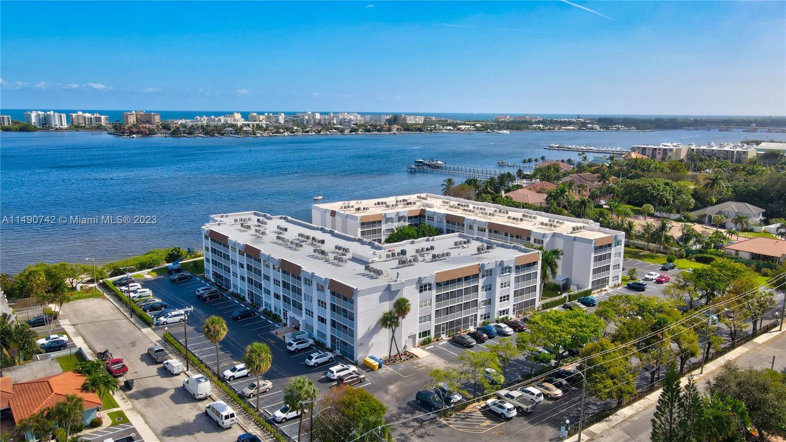 Photo of 1502 S Lakeside Dr #309 in Lake Worth, FL