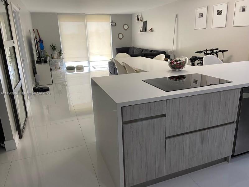 Photo of 427 Golden Isles Dr #4B in Hallandale Beach, FL