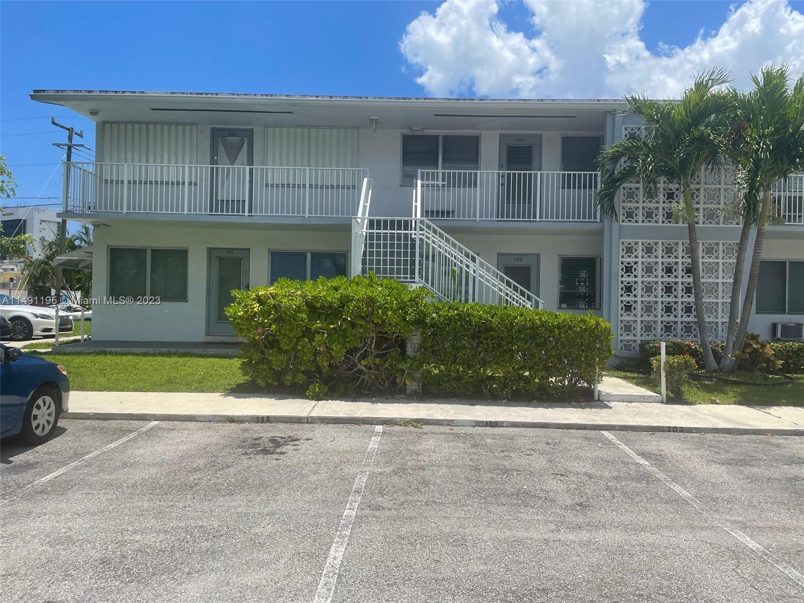 Photo of 2020 NE 51st Ct #202 in Fort Lauderdale, FL