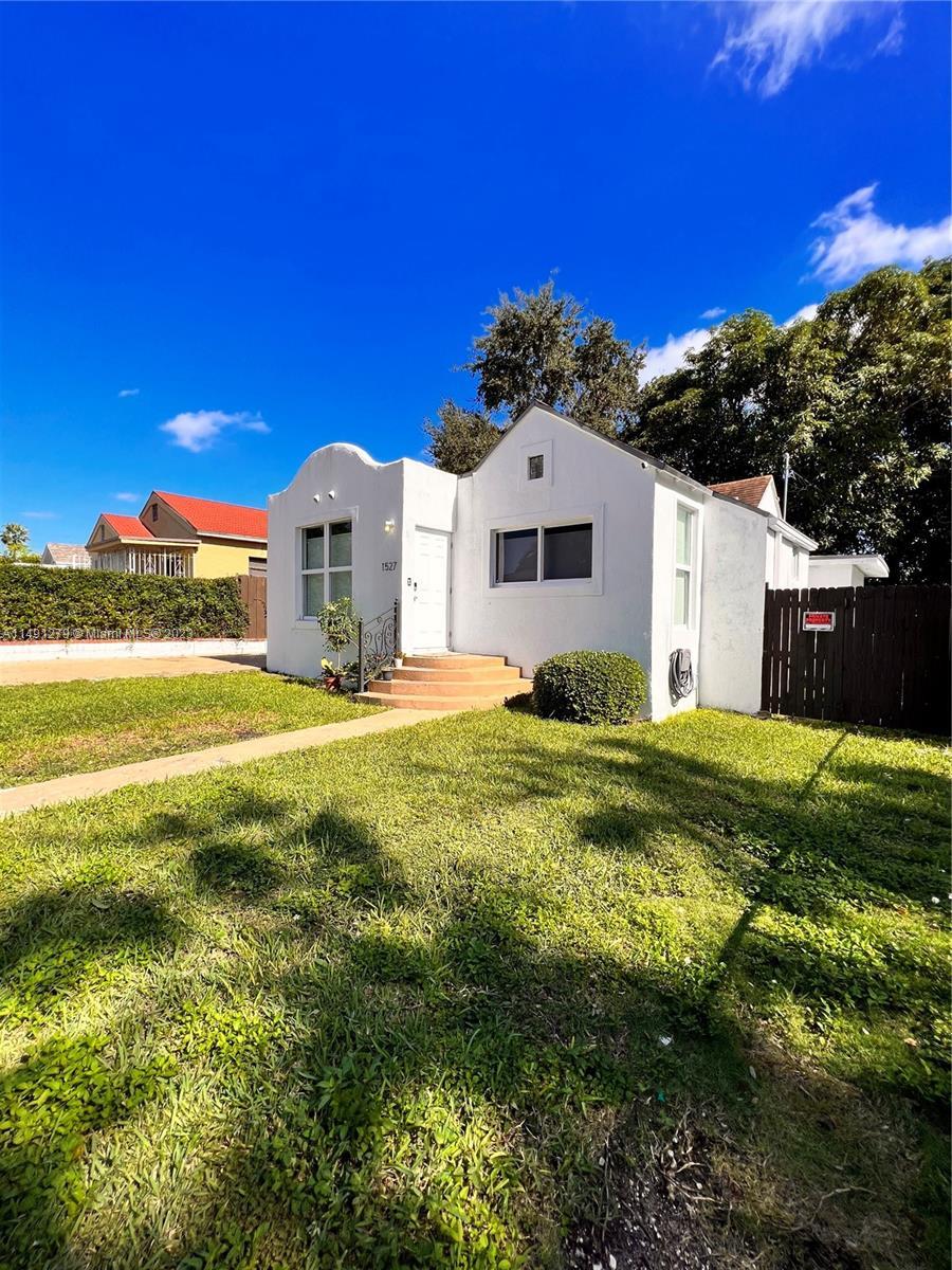 Photo of 1527 SW 20th Ave in Miami, FL