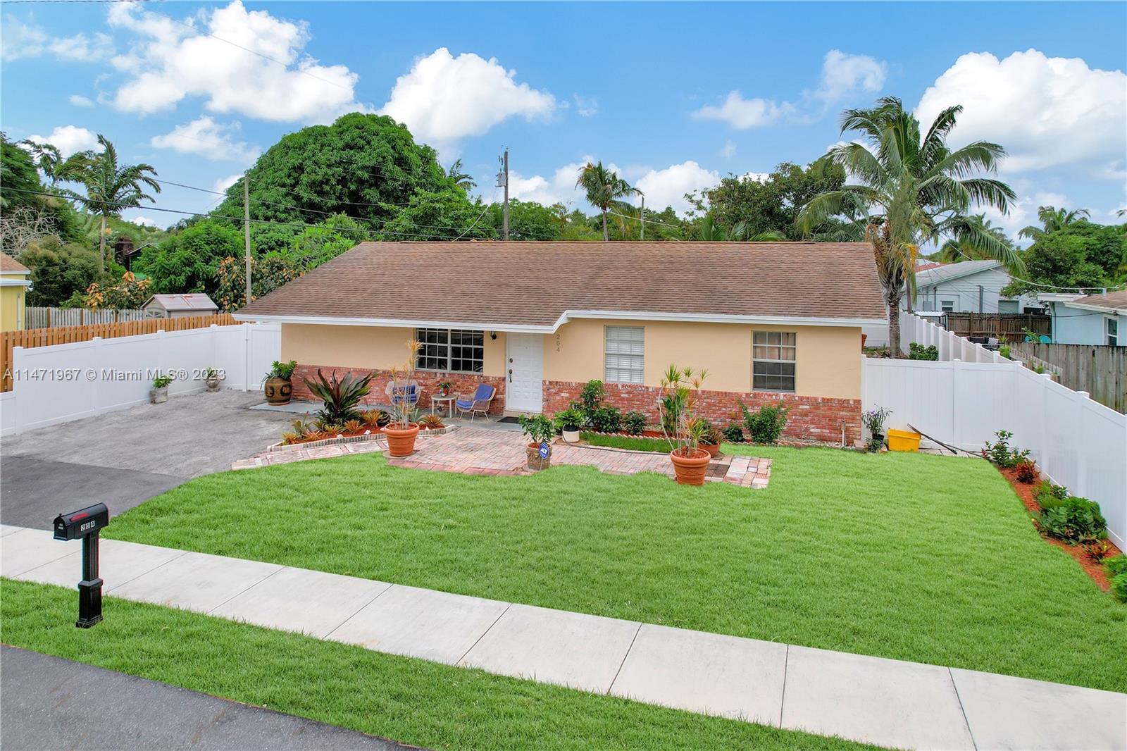 Photo of 204 SE 8th St in Delray Beach, FL