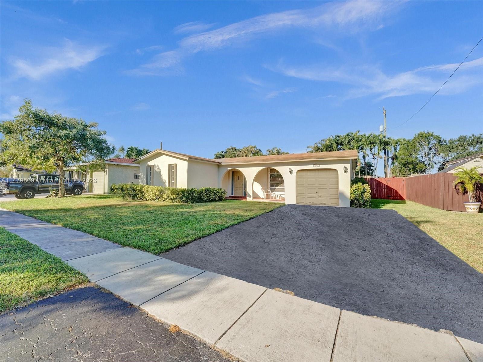 Photo of 4965 SW 90th Ter in Cooper City, FL