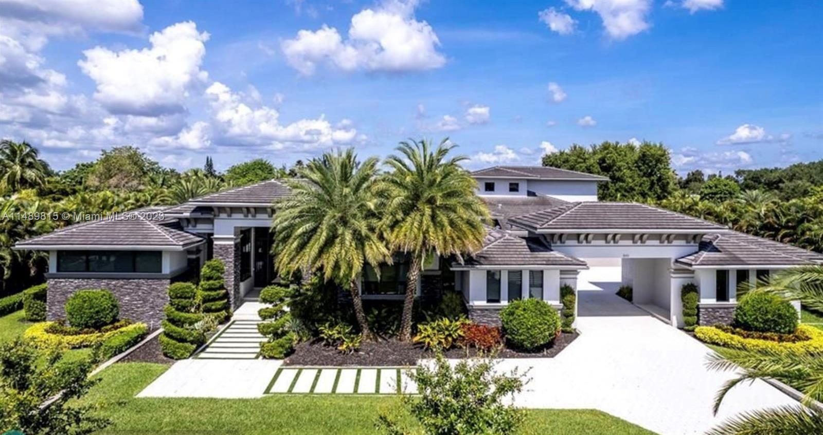 Photo of 899 NW 120th Ave in Plantation, FL