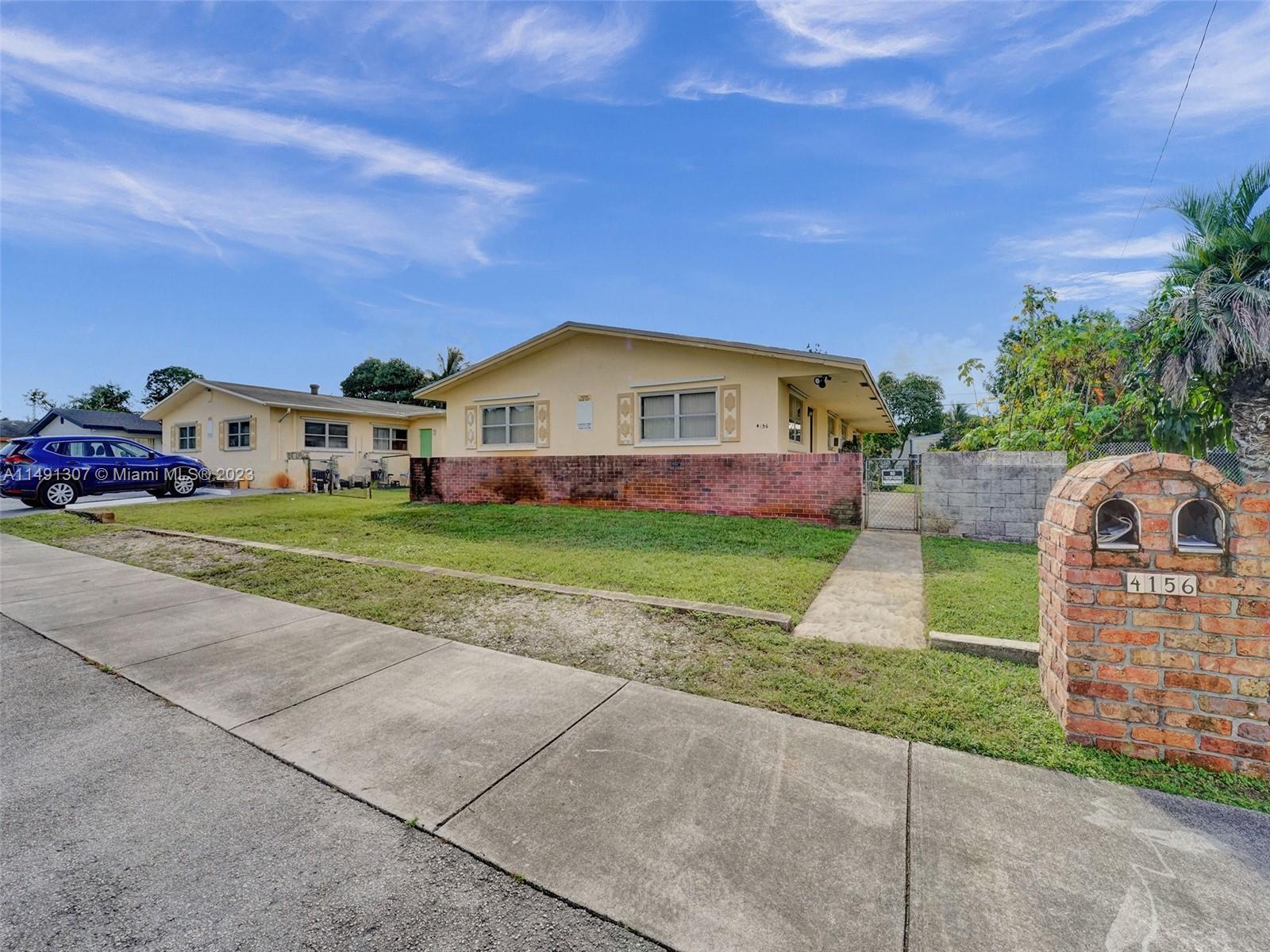 Photo of 4156 SW 22nd St in Fort Lauderdale, FL