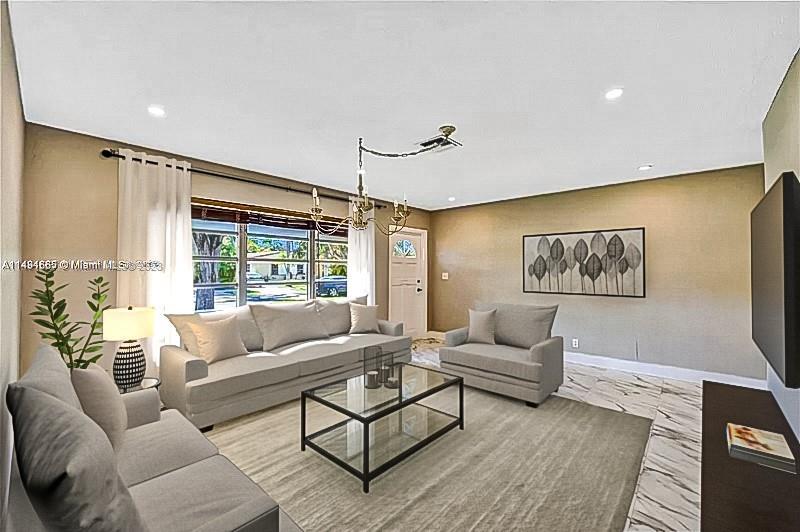 Photo of 919 NE 4th St in Hallandale Beach, FL