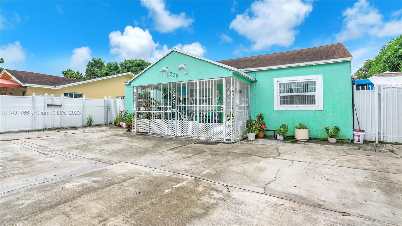 Photo of 770 SE 4th Pl in Hialeah, FL