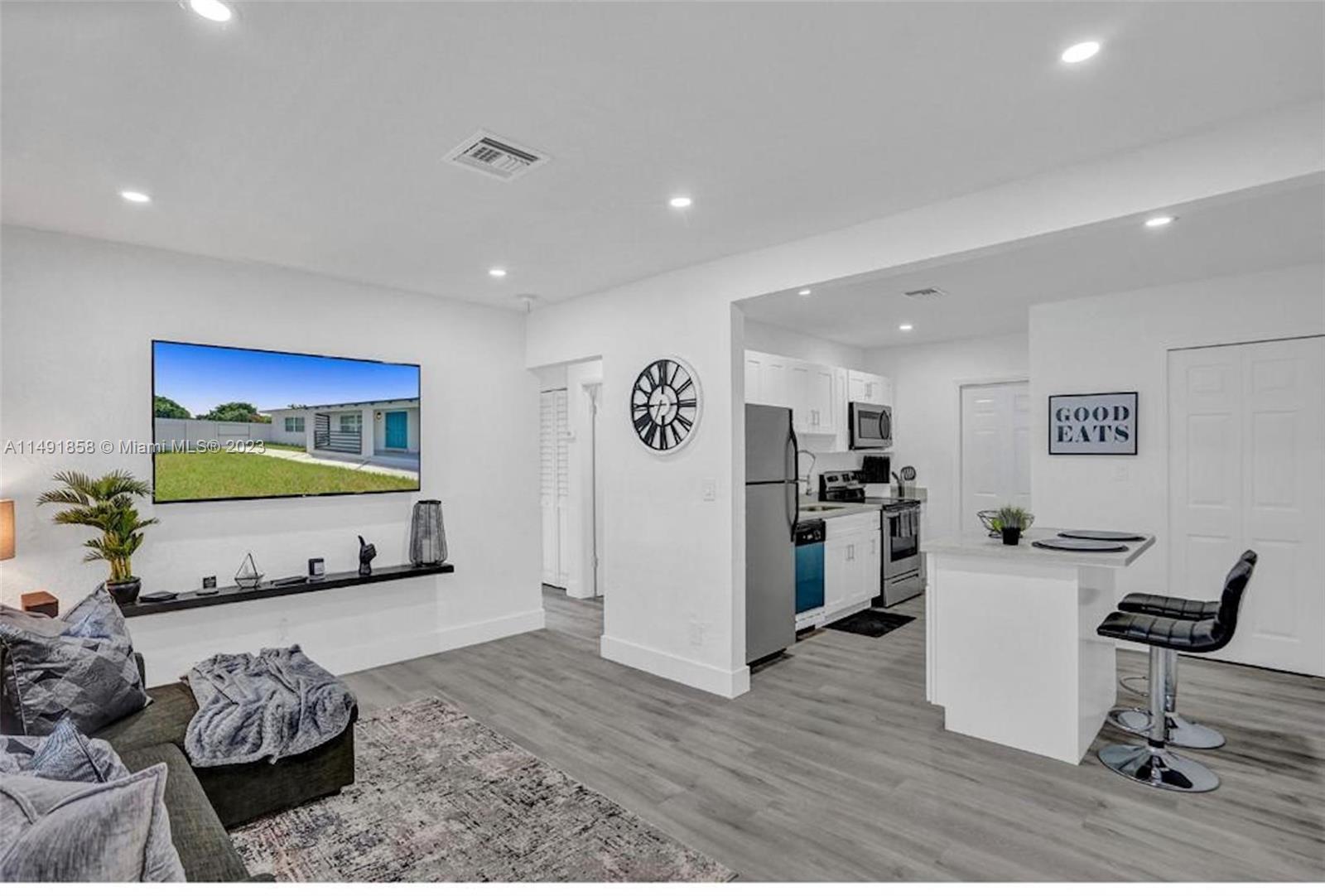 Photo of 1521 NE 118th Ter in Miami, FL