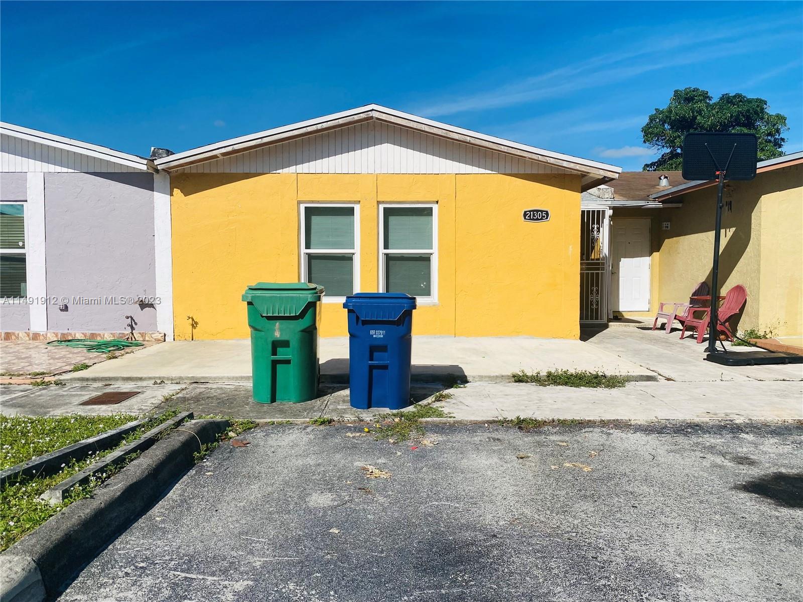 Photo of 21305 NW 40th Cir Ct in Miami Gardens, FL