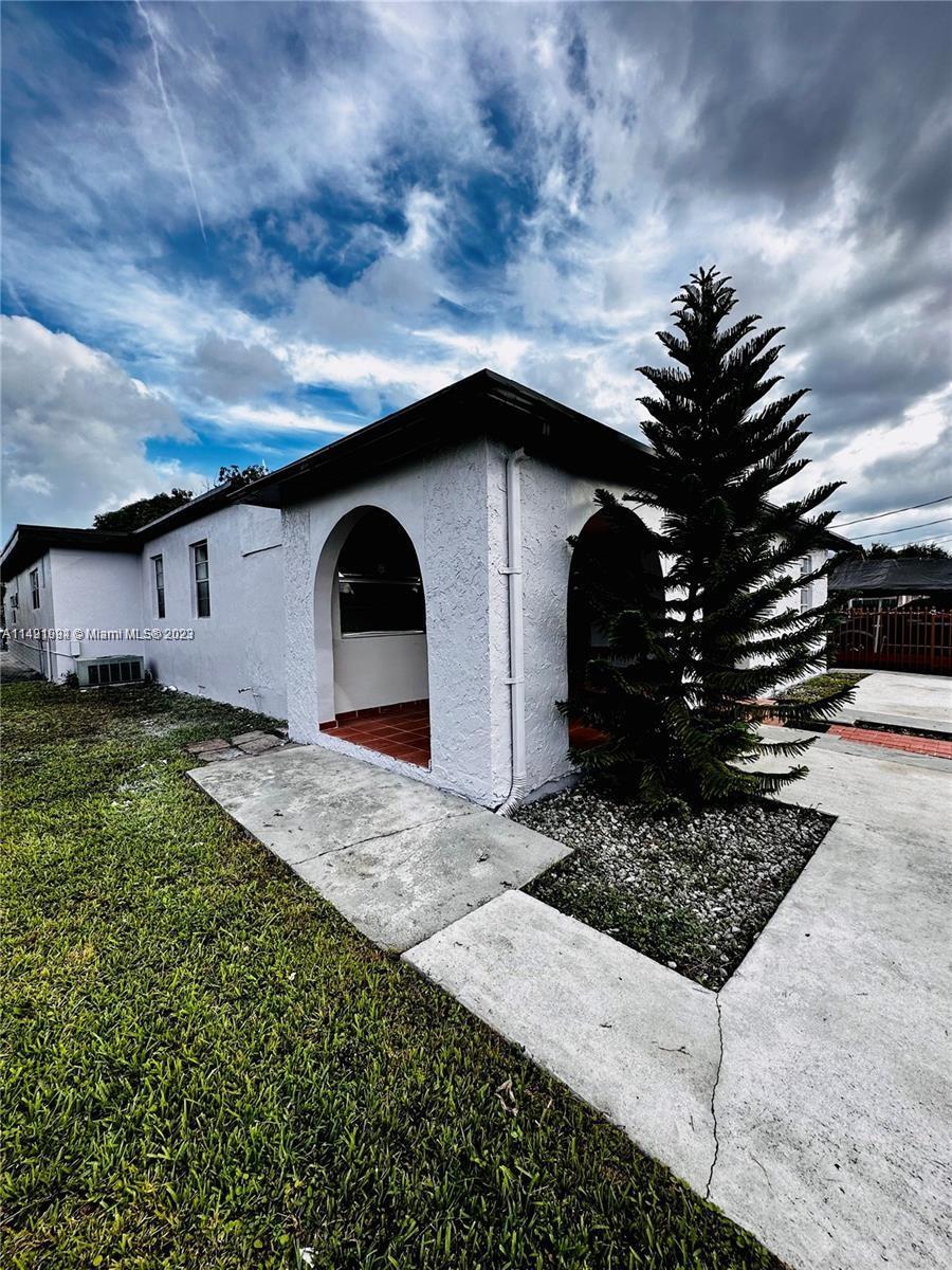 Photo of 1041 NW 32nd Pl in Miami, FL