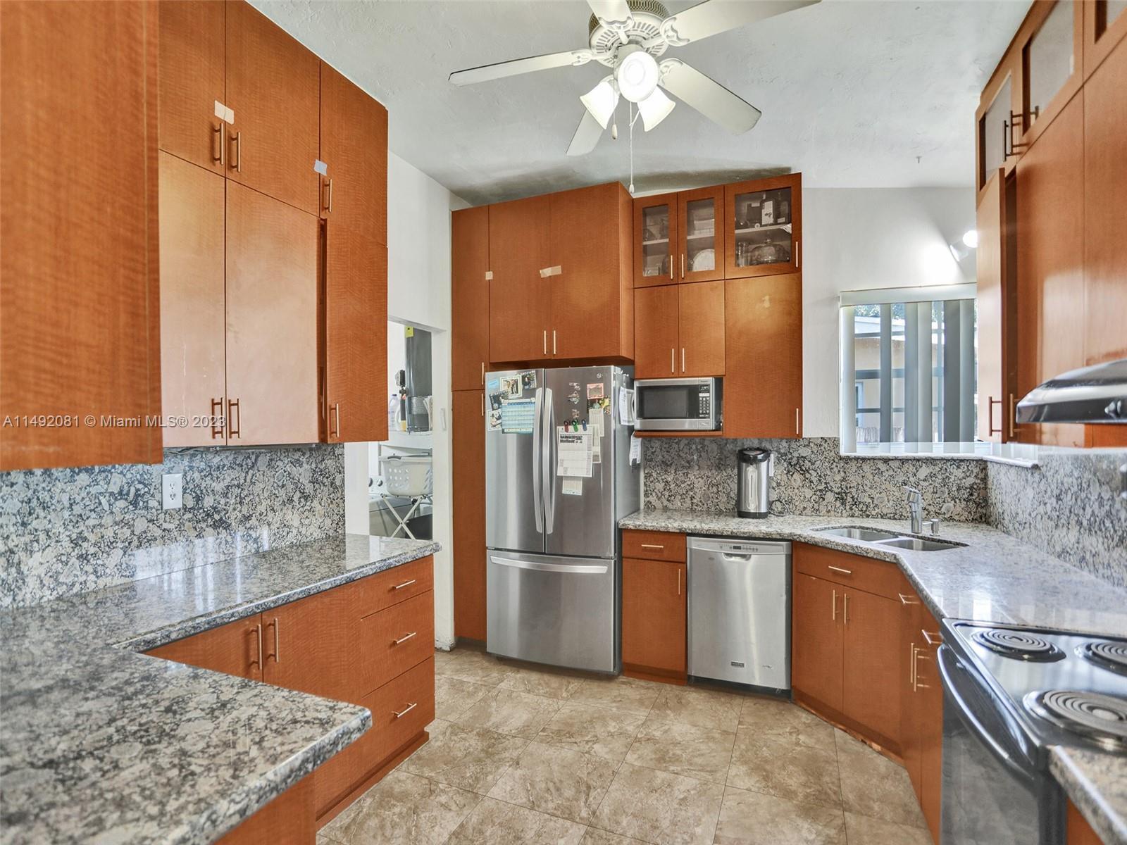 Photo of 17520 NE 7th Pl in Miami, FL