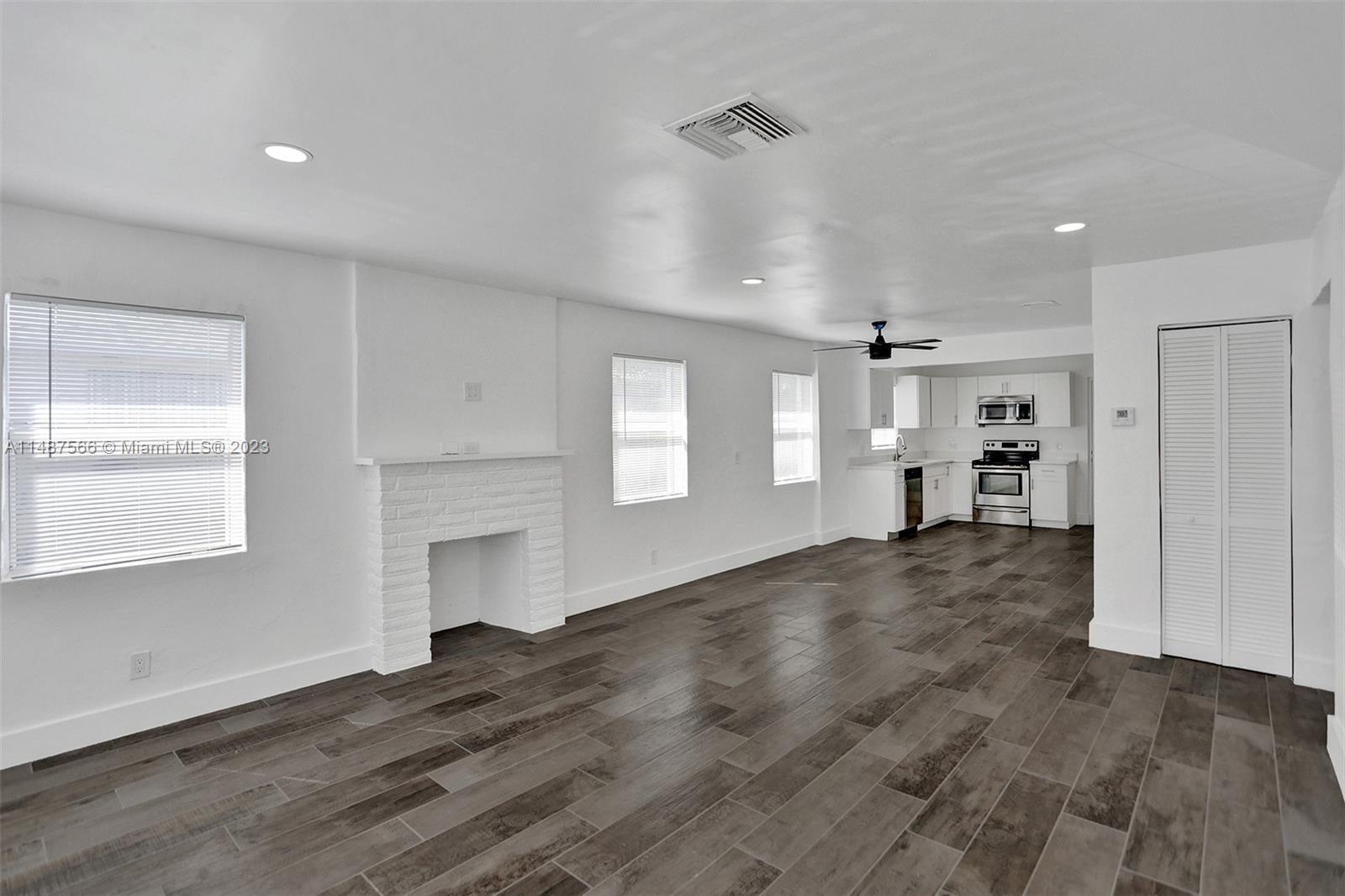 Photo of 242 SW 9th St in Dania Beach, FL