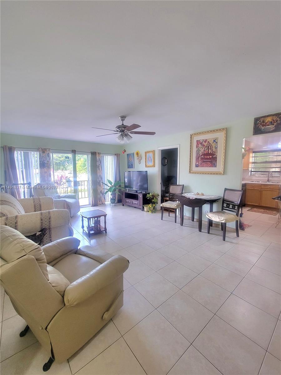 Photo of 7523 W Sunrise Blvd #C2 in Plantation, FL