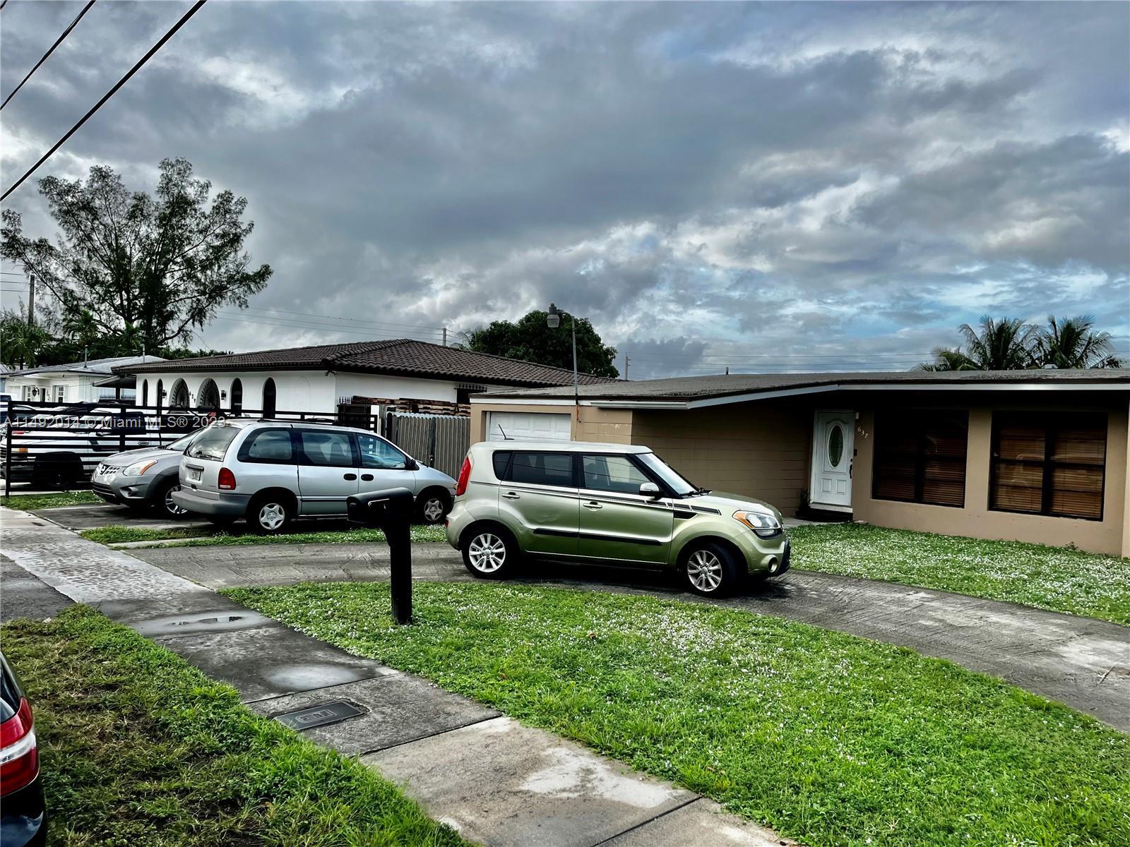 Photo of 637 E 52nd St in Hialeah, FL